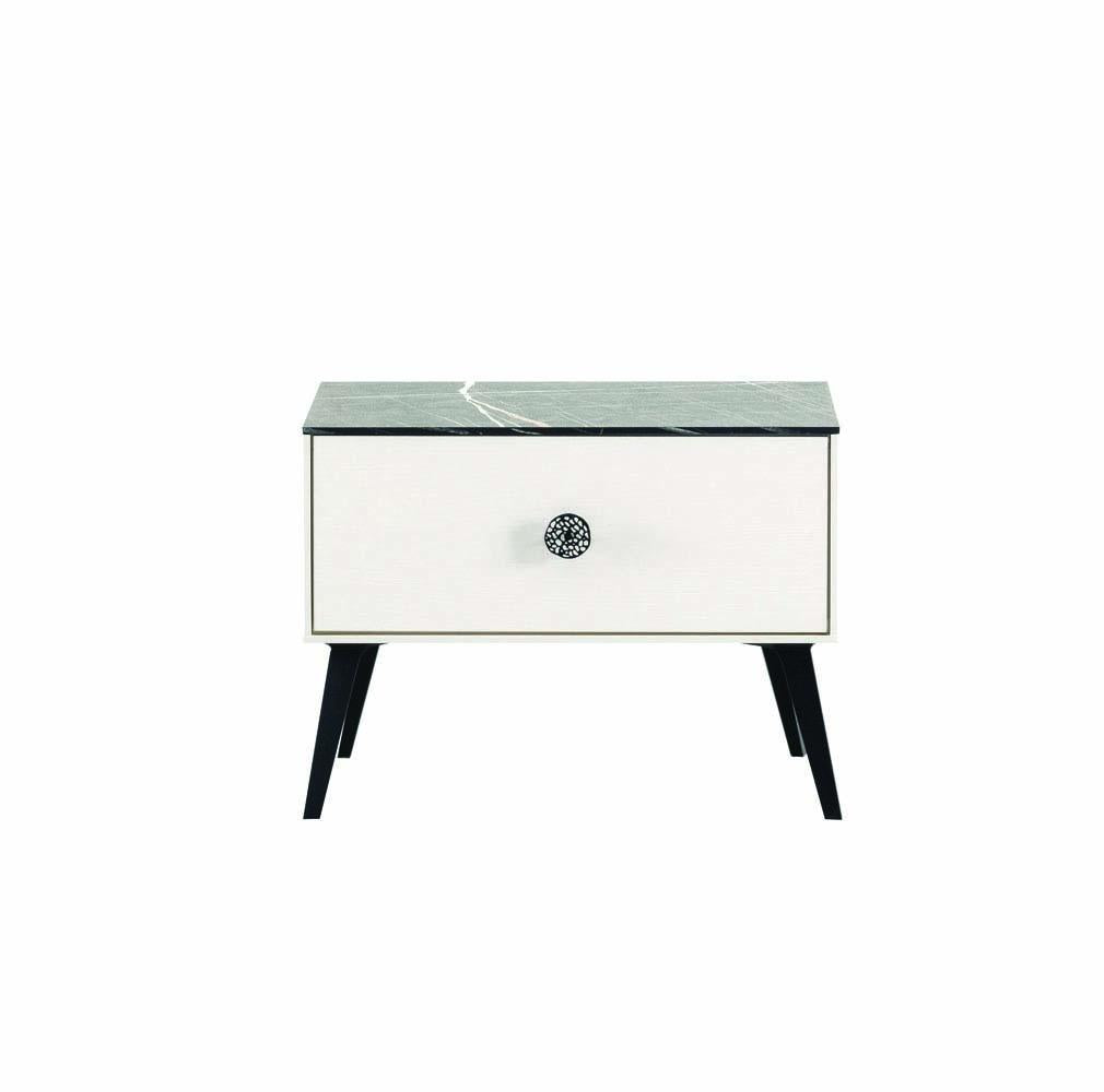 Nia-NIGHT STAND